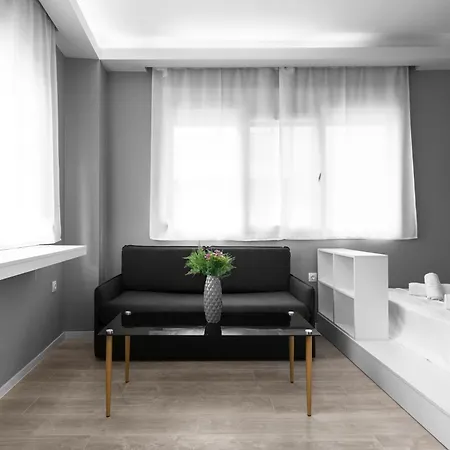 Denizen Penthouse, Nilie Hospitality Mgmt Салоніки