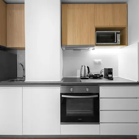 Апартаменти Denizen Penthouse, Nilie Hospitality Mgmt